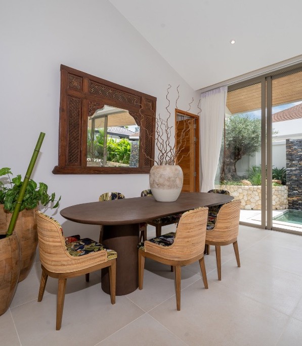 Dining area with Pagoda Bangkok chairs