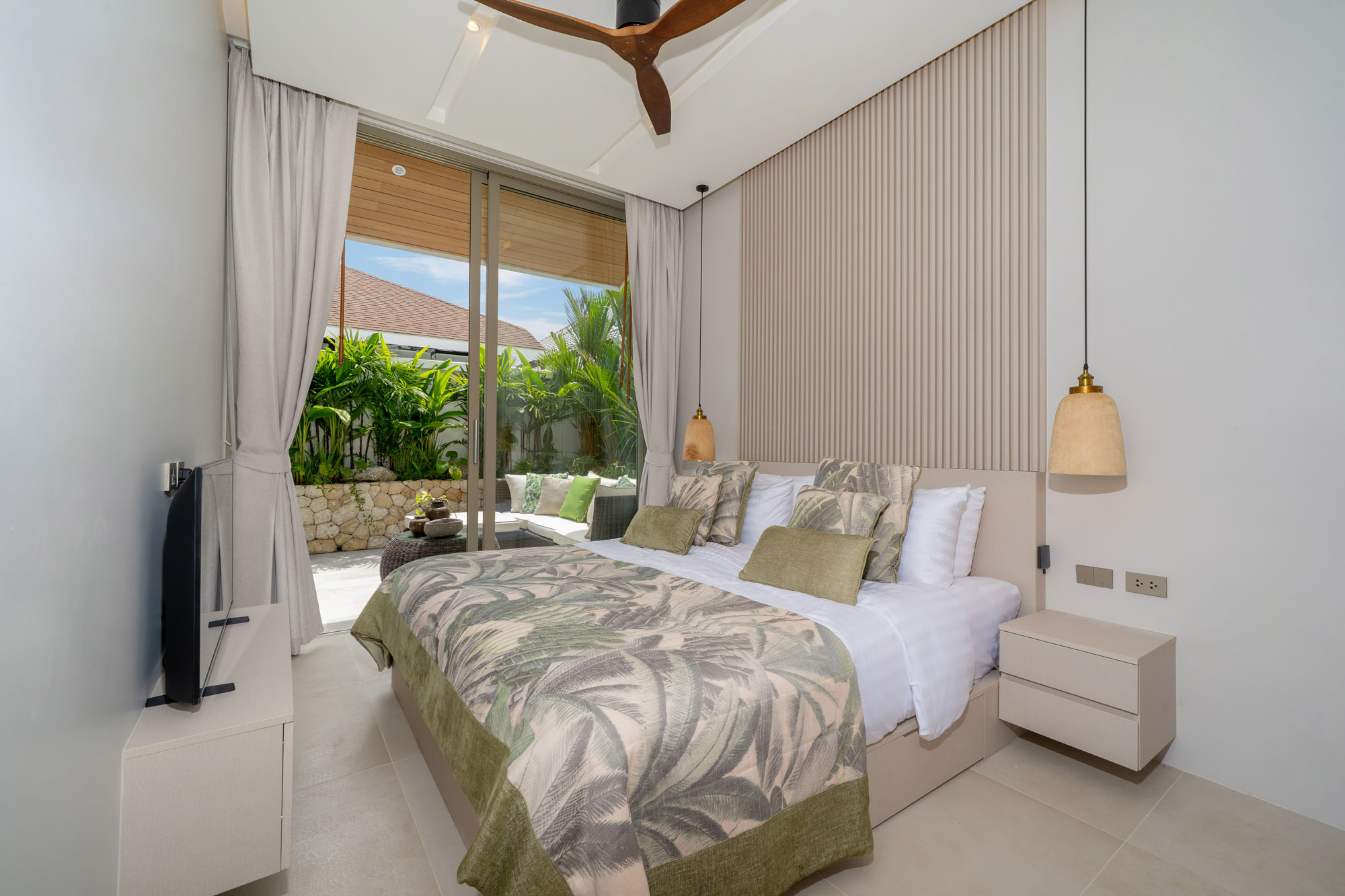 Master suite with garden outlook